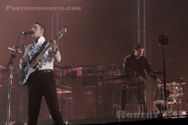 THE XX - 2017-08-27 - SAINT CLOUD - Domaine National - Grande Scene - Oliver Sim - James Thomas Smith